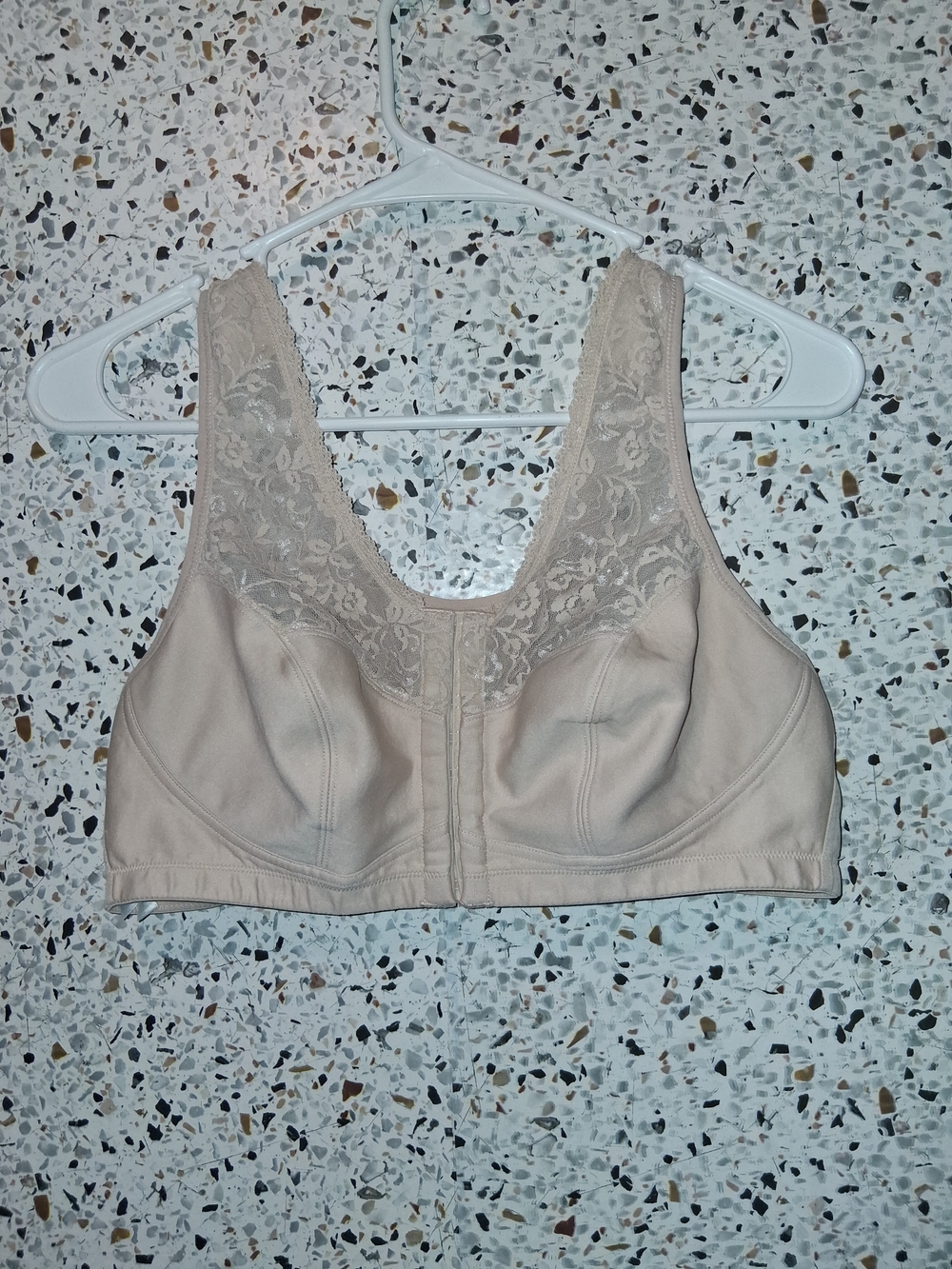 Delimira Minimizer Bra Size 40B Nude Front Closure Wireless Unpadded